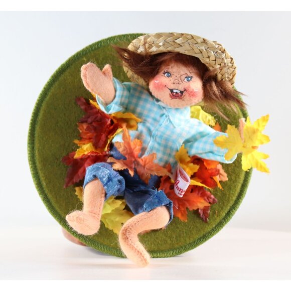 Annalee Thorndike Paula Playing in Leaf Pile 6" Girl Doll 1998 USA Made - Picture 3 of 9